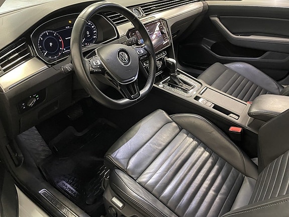 Volkswagen Passat 15 of 25