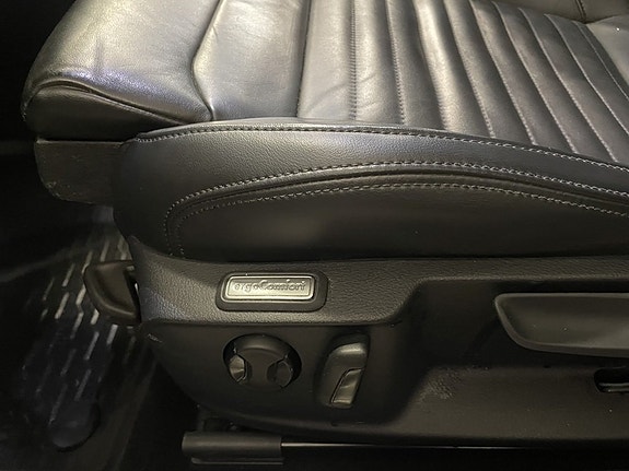 Volkswagen Passat 18 of 25