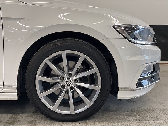 Volkswagen Passat 6 of 25