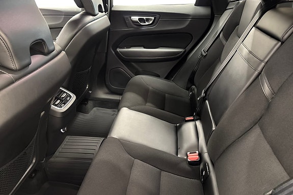Volvo XC60 12 of 20