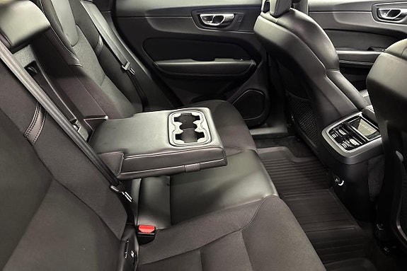 Volvo XC60 11 of 20