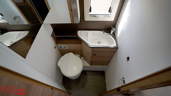 Adria Coral S 670 SL | Långbäddar | ALDE 17 of 21