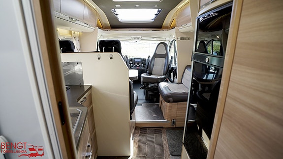 Adria Coral S 670 SL | Långbäddar | ALDE 16 of 21