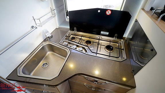 Adria Coral S 670 SL | Långbäddar | ALDE 12 of 21