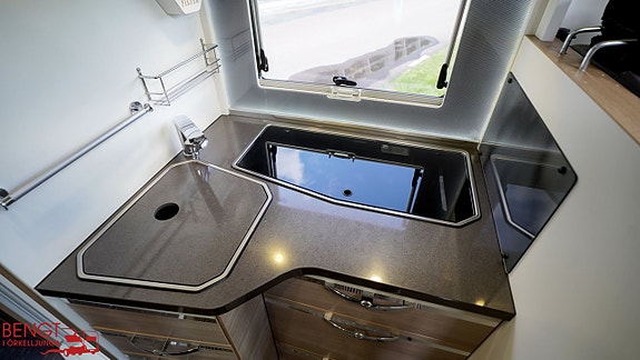 Adria Coral S 670 SL | Långbäddar | ALDE 11 of 21