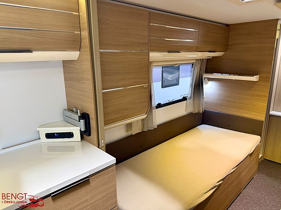 Adria ADORA 572 UT | Långbäddar | ALDE | Lufttält 20 of 21