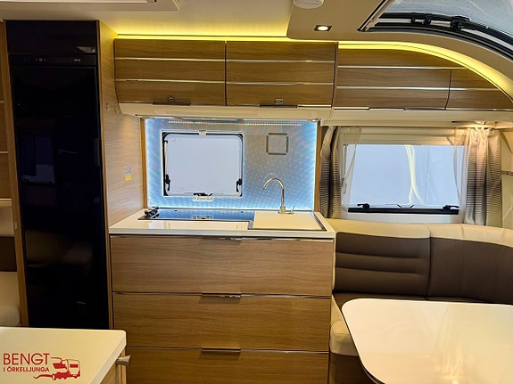 Adria ADORA 572 UT | Långbäddar | ALDE | Lufttält 11 of 21
