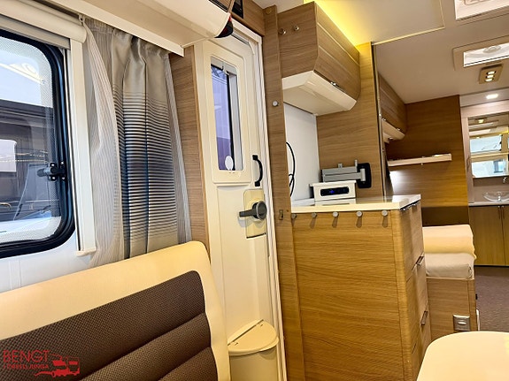 Adria ADORA 572 UT | Långbäddar | ALDE | Lufttält 18 of 21