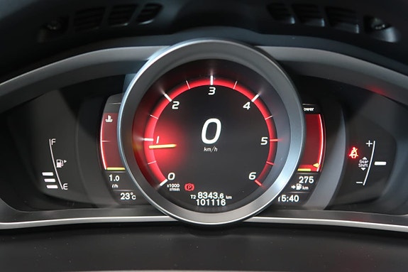 Volvo V40 8 of 10