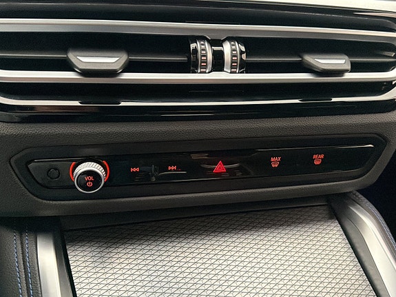 BMW i4 28 of 30