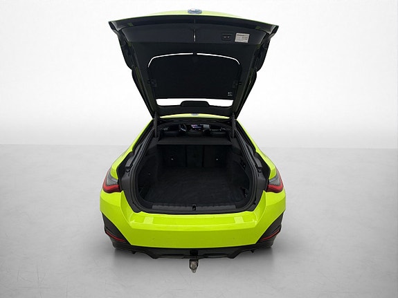 BMW i4 12 of 30
