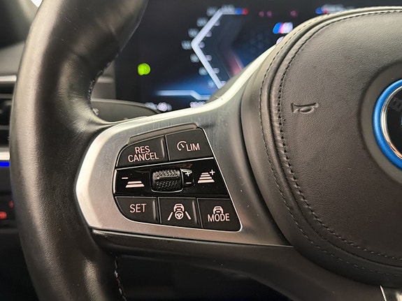 BMW i4 24 of 30