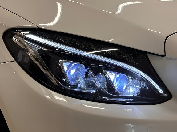 Mercedes-Benz C220 d 2 of 30