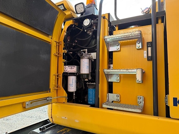 Komatsu PW 148-10 12 of 24