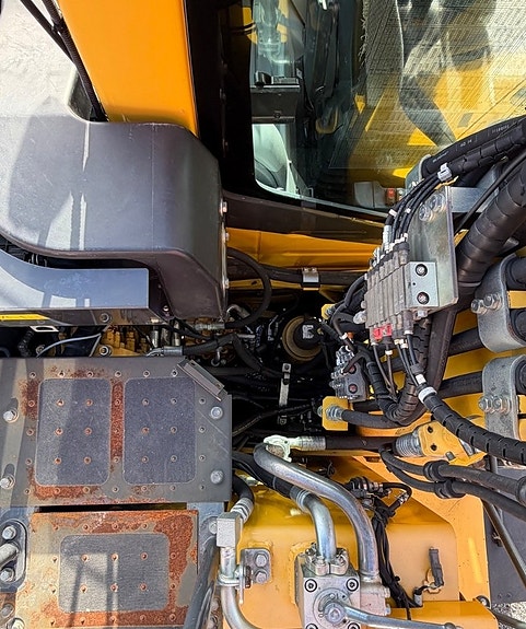 Komatsu PW 148-10 14 of 24