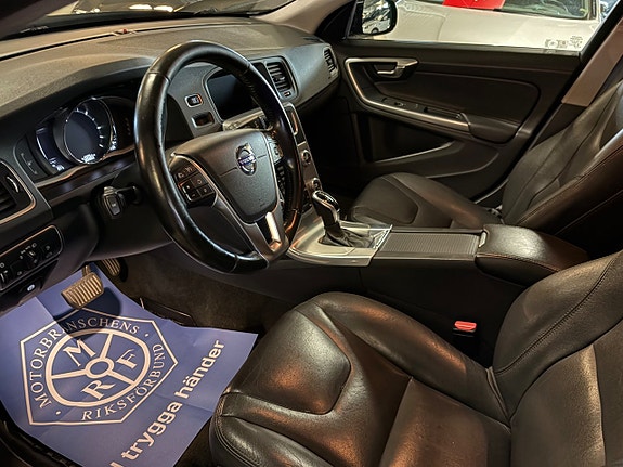 Volvo V60 Cross Country 5 of 6