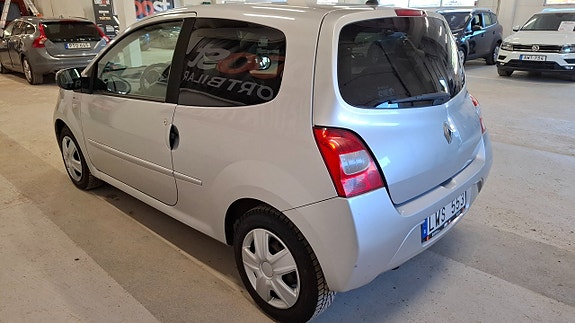 Renault Twingo 6 of 9