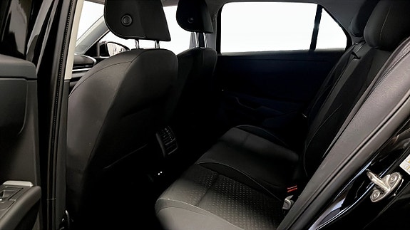 Volkswagen T-Roc 11 of 12