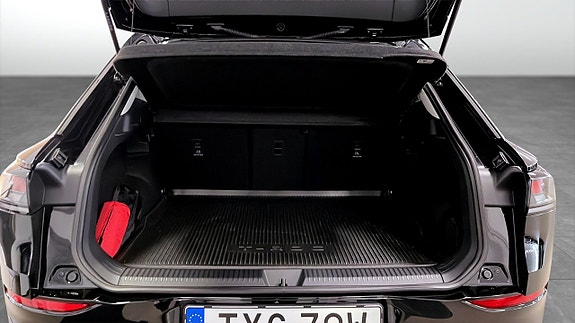 Volkswagen T-Roc 12 of 12