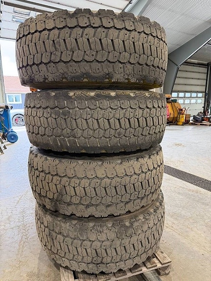Volvo Bridgestone 20,5R25 vinter på L60 fälgar 2 of 5