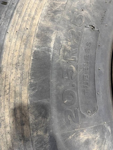 Volvo Bridgestone 20,5R25 vinter på L60 fälgar 5 of 5