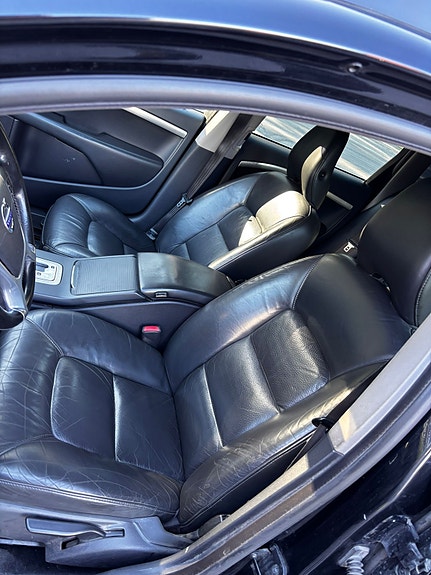 Volvo V70 8 of 12