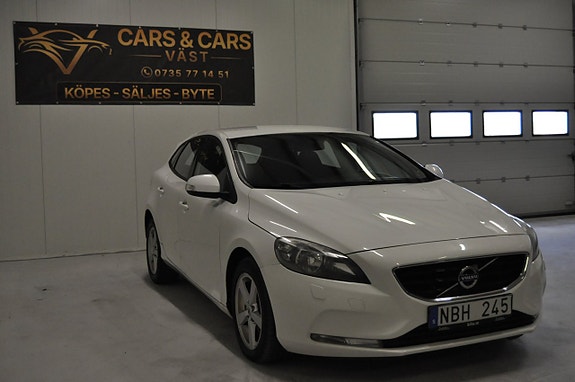 Volvo V40 2 of 18