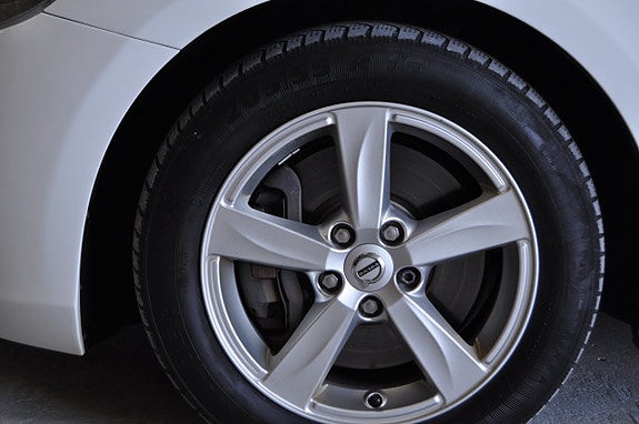 Volvo V40 8 of 18