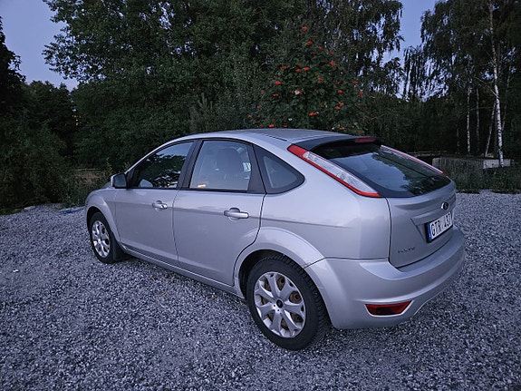 Ford Focus 2 of 11