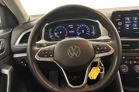 Volkswagen T-Roc 12 of 22