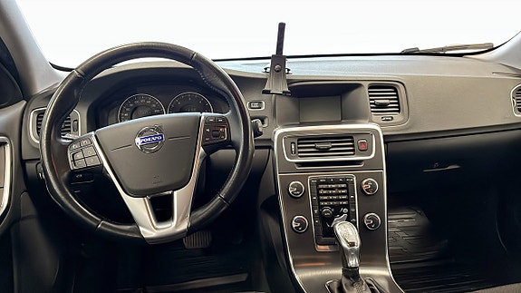 Volvo V60 4 of 12