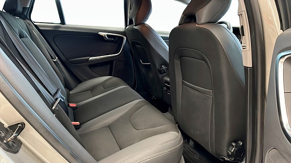 Volvo V60 5 of 12