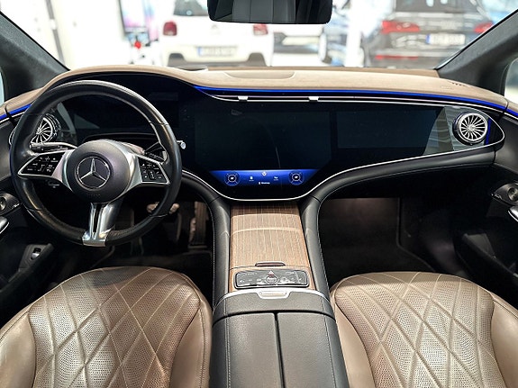 Mercedes-Benz EQE500 12 of 26