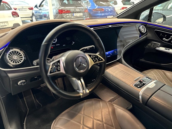 Mercedes-Benz EQE500 13 of 26