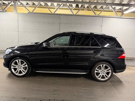Mercedes-Benz ML350 5 of 23