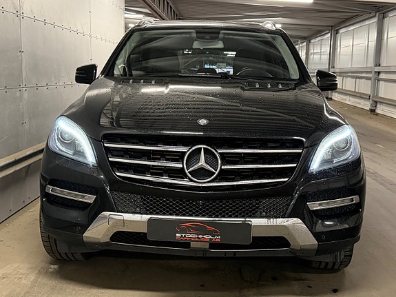 Mercedes-Benz ML350 4 of 23