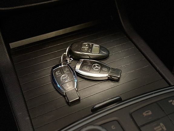 Mercedes-Benz ML350 16 of 23