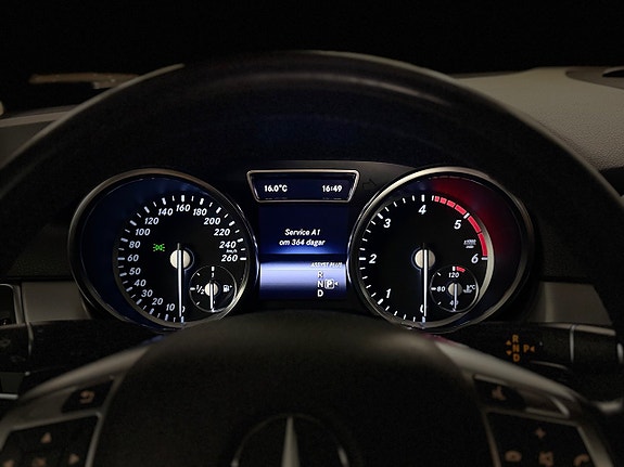 Mercedes-Benz ML350 23 of 23