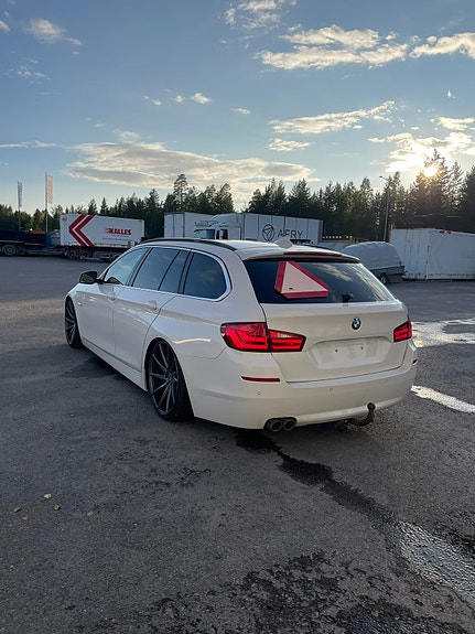 BMW 520d 3 of 9