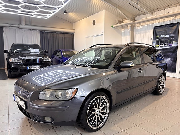 Volvo V50 4 of 19