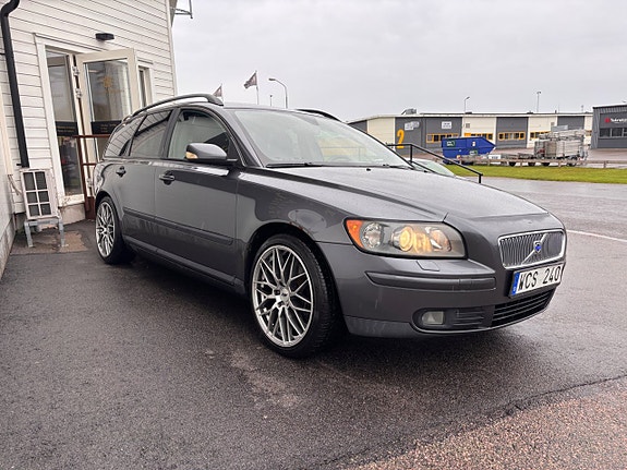 Volvo V50 3 of 19