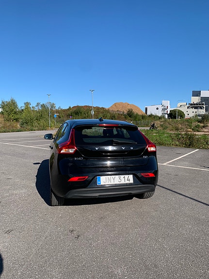 Volvo V40 3 of 10