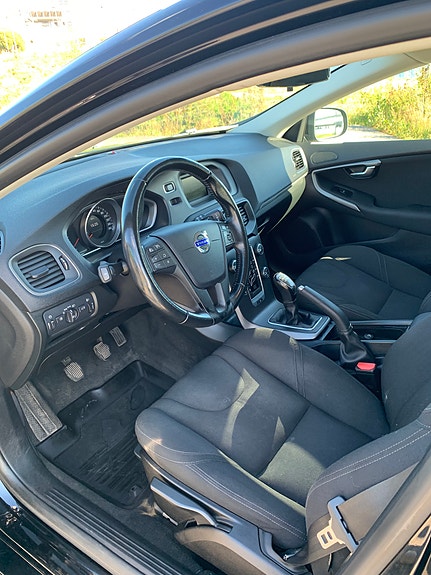 Volvo V40 6 of 10