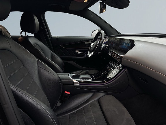 Mercedes-Benz EQC400 10 of 26