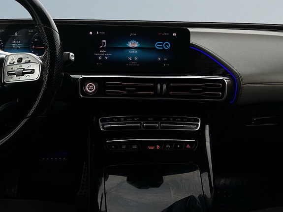 Mercedes-Benz EQC400 11 of 26