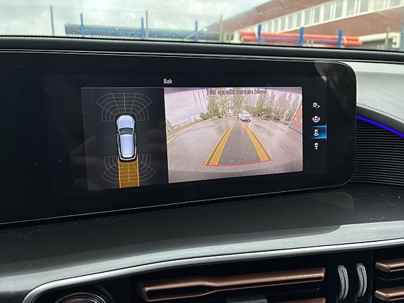 Mercedes-Benz EQC400 22 of 26