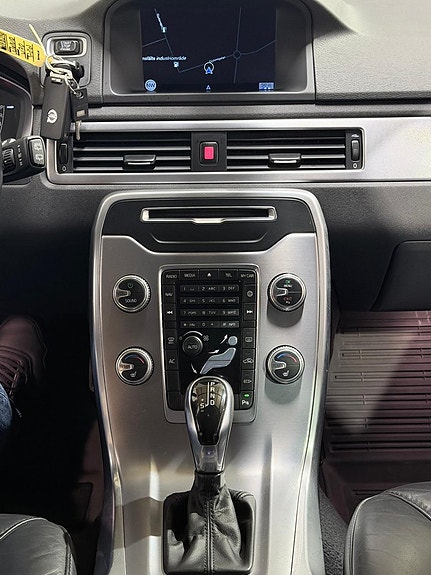 Volvo V70 15 of 24