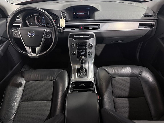 Volvo V70 11 of 24