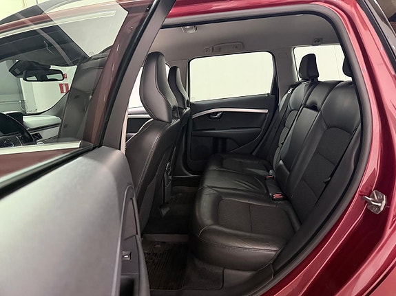 Volvo V70 19 of 24