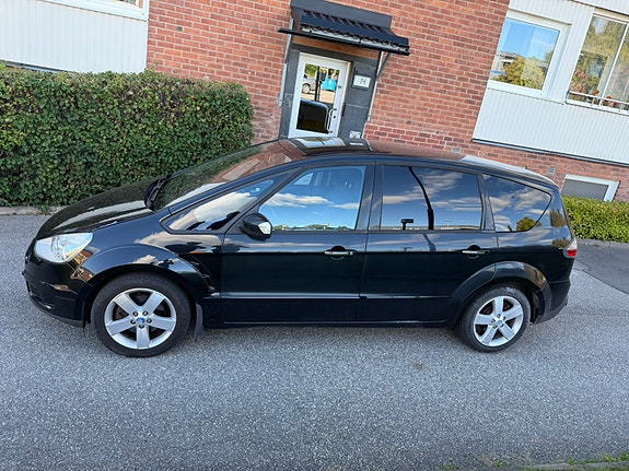 Ford S-MAX 2 of 4
